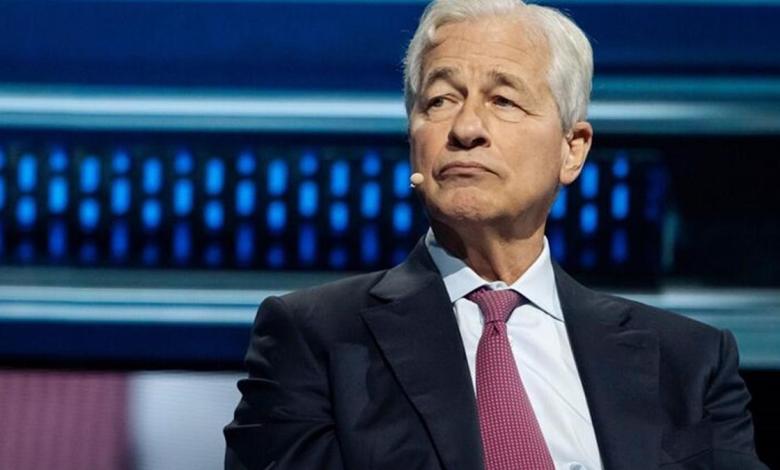 Dimon Sees Parallels to Pre-Crisis Era, Rivals Doing ‘Dumb Things’ Dimon Sees Parallels to Pre-Crisis Era, Rivals Doing ‘Dumb Things’