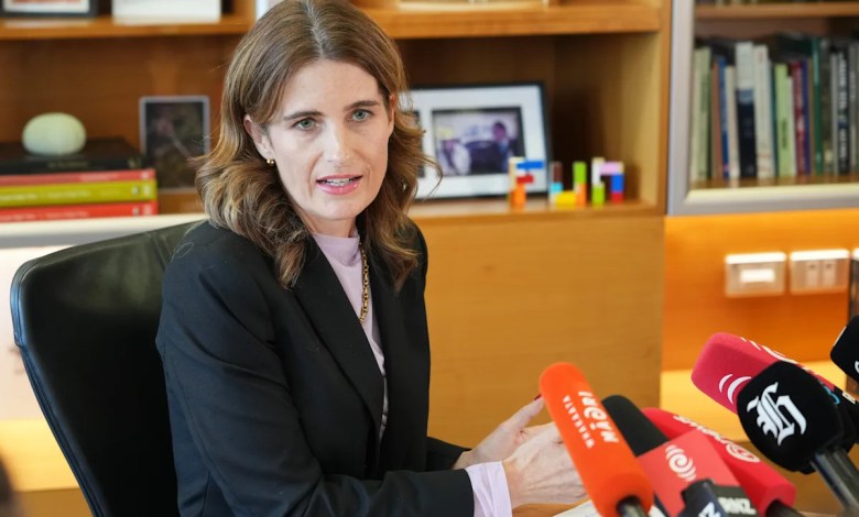 New Zealand’s government plans to cut 14% of public sector jobs to slash spending New Zealand’s government plans to cut 14% of public sector jobs to slash spending