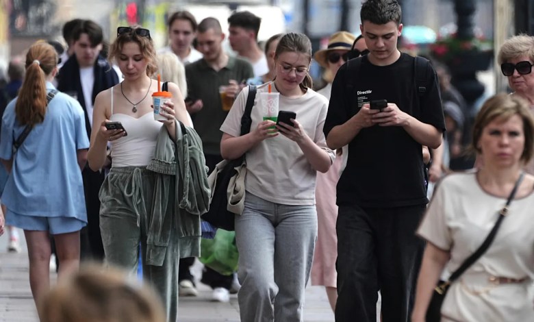 Shutdowns of cellphone internet links sweep Russia, further limiting already-stifled net freedom Shutdowns of cellphone internet links sweep Russia, further limiting already-stifled net freedom