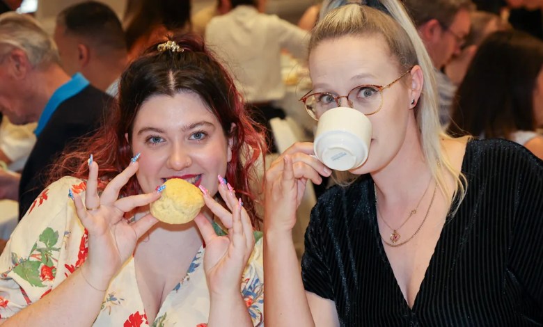 UK city bids to break record for world’s biggest cream tea party UK city bids to break record for world’s biggest cream tea party