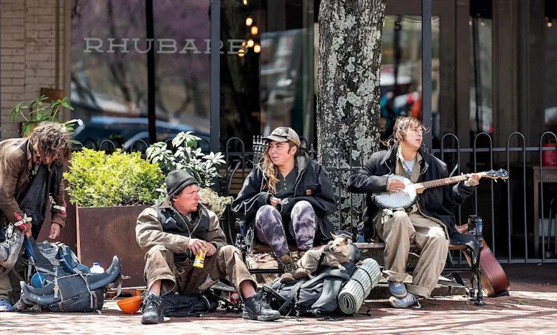 Once-charming mountain escape now battling homelessness homeowners say turned postcard city into no-go zone Once-charming mountain escape now battling homelessness homeowners say turned postcard city into no-go zone