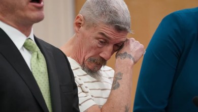 Prosecutors drop effort to retry man whose conviction was overturned in 1993 New York killing Prosecutors drop effort to retry man whose conviction was overturned in 1993 New York killing