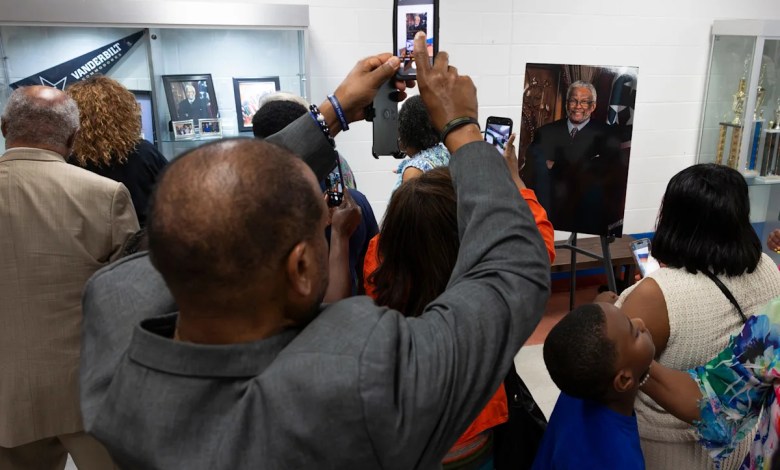 What Nashville school got name change for civil rights champion Richard H. Dinkins and why What Nashville school got name change for civil rights champion Richard H. Dinkins and why