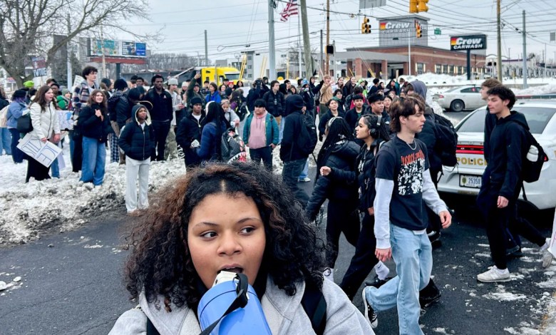 Hundreds of North Central students block traffic in ICE walkout Hundreds of North Central students block traffic in ICE walkout