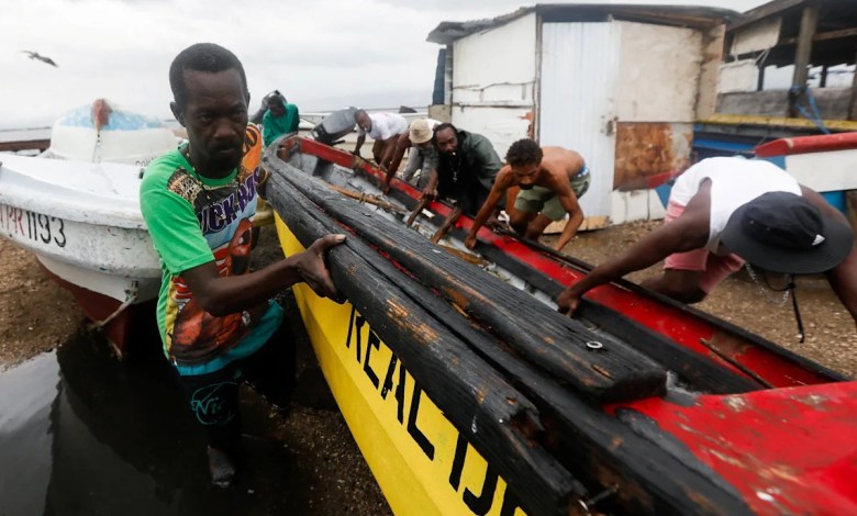 Jamaica orders evacuation of capital as major hurricane approaches Jamaica orders evacuation of capital as major hurricane approaches