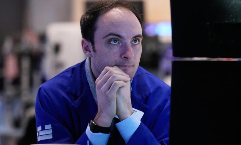 Dow, S&P 500, Nasdaq sell-off builds as tech rout continues, bitcoin plunges Dow, S&P 500, Nasdaq sell-off builds as tech rout continues, bitcoin plunges