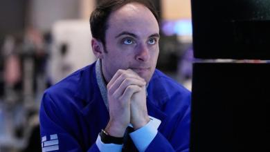 Dow, S&P 500, Nasdaq sell-off builds as tech rout continues, bitcoin plunges Dow, S&P 500, Nasdaq sell-off builds as tech rout continues, bitcoin plunges