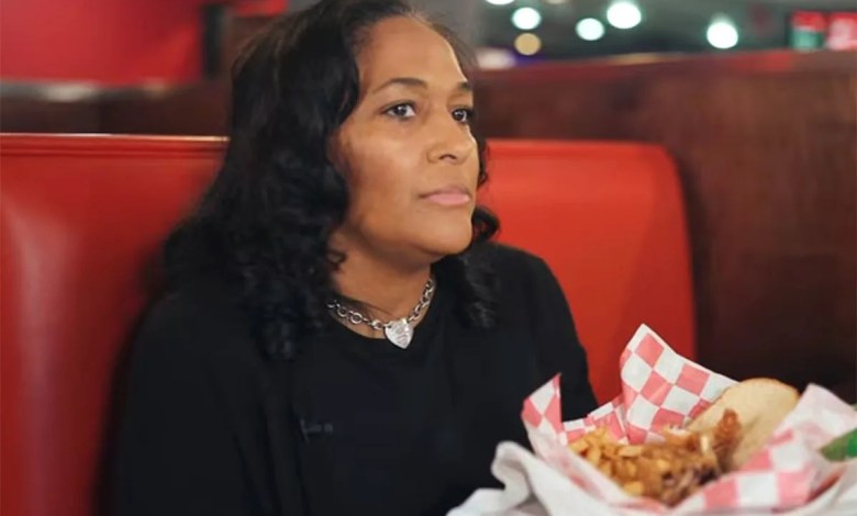 CEO and Heiress of Popular Chicken Chain Dies at 55, Family Says CEO and Heiress of Popular Chicken Chain Dies at 55, Family Says