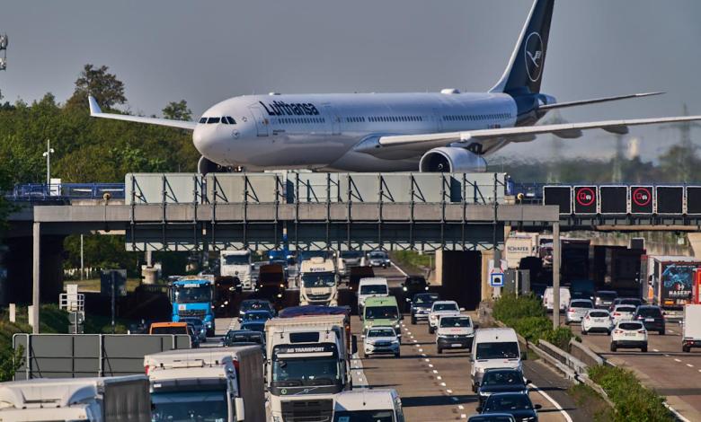 Airline company Lufthansa cuts 20,000 flights as war squeezes fuel prices and supplies Airline company Lufthansa cuts 20,000 flights as war squeezes fuel prices and supplies
