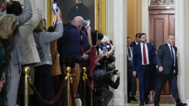 Judge extends order barring the Trump administration from firing federal workers during the shutdown Judge extends order barring the Trump administration from firing federal workers during the shutdown