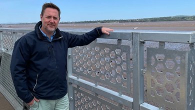 Anger as noisy riverside fence ‘obliterates’ views Anger as noisy riverside fence ‘obliterates’ views