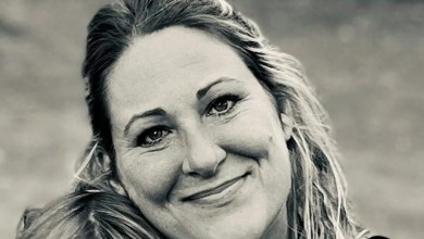 ‘Selfless’ Lawyer, 44, Died on Plane After Falling Asleep on Her Mom’s Shoulder Mid-Flight ‘Selfless’ Lawyer, 44, Died on Plane After Falling Asleep on Her Mom’s Shoulder Mid-Flight