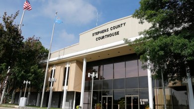 Oklahoma man firing gun in yard fatally shoots neighbor sitting blocks away, authorities say Oklahoma man firing gun in yard fatally shoots neighbor sitting blocks away, authorities say