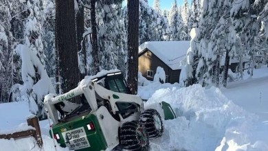 Pummeled by snowstorms, California mountain towns urge tourists to ‘read the room’ Pummeled by snowstorms, California mountain towns urge tourists to ‘read the room’