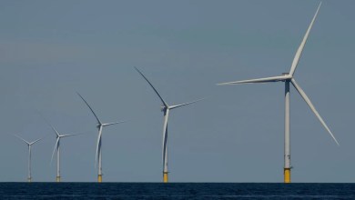 Developer of Massachusetts offshore wind farm sues to stop turbine manufacturer from walking away Developer of Massachusetts offshore wind farm sues to stop turbine manufacturer from walking away