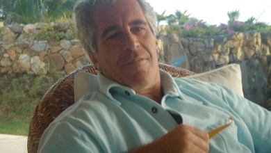 Jeffrey Epstein’s personal lawyer says he took out huge cash withdrawals because he had trouble getting a credit card Jeffrey Epstein’s personal lawyer says he took out huge cash withdrawals because he had trouble getting a credit card
