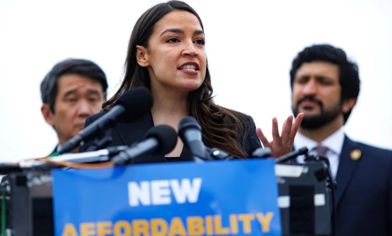 AOC tells New Yorkers to ‘pull up’ to Alabama during rally speech behind bulletproof glass AOC tells New Yorkers to ‘pull up’ to Alabama during rally speech behind bulletproof glass
