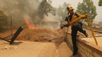 Thousands ordered to evacuate as Southern California wildfire threatens homes Thousands ordered to evacuate as Southern California wildfire threatens homes