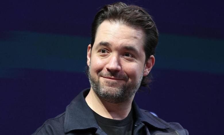 Alexis Ohanian walked out of the LSAT 20 minutes in, went to a Waffle House, and decided he was ‘gonna invent a career.’ He founded Reddit Alexis Ohanian walked out of the LSAT 20 minutes in, went to a Waffle House, and decided he was ‘gonna invent a career.’ He founded Reddit