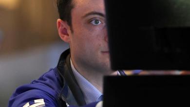 Dow rises, S&P 500 and Nasdaq drop as chip stocks slide, US crude oil surges above 0 Dow rises, S&P 500 and Nasdaq drop as chip stocks slide, US crude oil surges above 0