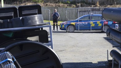 A New Zealand father who evaded authorities with his 3 children for years is shot dead by the police A New Zealand father who evaded authorities with his 3 children for years is shot dead by the police