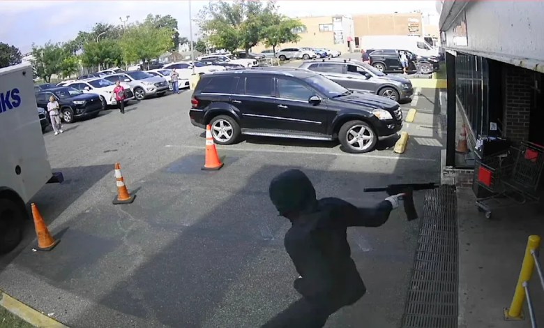 Armed robbers in latest Philadelphia-area Brinks truck heist took 0,000 or more, police say Armed robbers in latest Philadelphia-area Brinks truck heist took 0,000 or more, police say