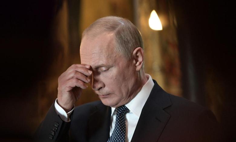 Russia’s first AI-powered robot walked on stage to triumphant music, took a few steps, and then immediately faceplanted Russia’s first AI-powered robot walked on stage to triumphant music, took a few steps, and then immediately faceplanted