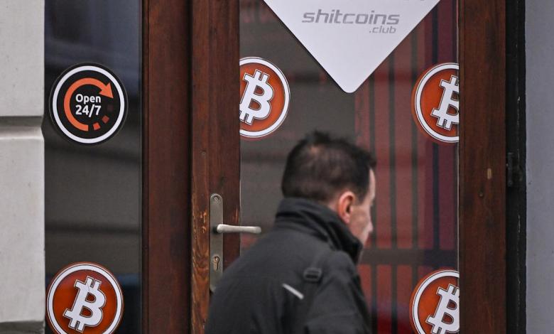 Bitcoin price falls as BlackRock and Fidelity ETFs see heavy outflows Bitcoin price falls as BlackRock and Fidelity ETFs see heavy outflows