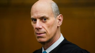 Appeals court orders judge to end contempt investigation of Trump administration deportation flights Appeals court orders judge to end contempt investigation of Trump administration deportation flights