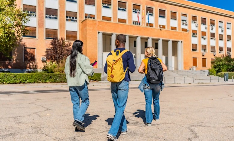 Researchers uncover concerning trend among US teens: ‘They’re very curious’ Researchers uncover concerning trend among US teens: ‘They’re very curious’