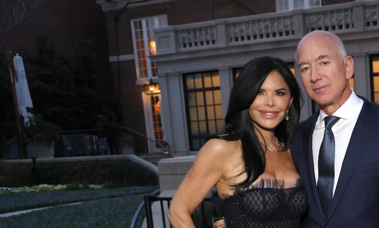 Jeff Bezos sparks outrage after photos of newly renovated mansion surface online: ‘This should be illegal’ Jeff Bezos sparks outrage after photos of newly renovated mansion surface online: ‘This should be illegal’