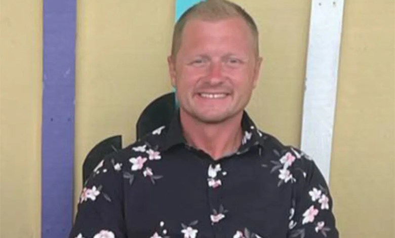 High School Teacher, 40, Dies When Students’ Prank Goes Wrong, Days After District Warned About Stunts Going ‘Too Far’ High School Teacher, 40, Dies When Students’ Prank Goes Wrong, Days After District Warned About Stunts Going ‘Too Far’