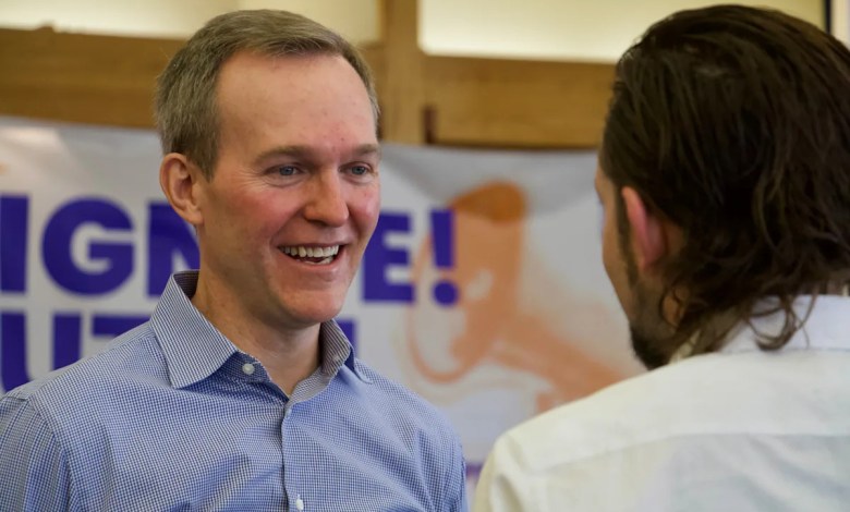 Democrats try a new tactic to win a House seat in Utah — running as progressives in a red state Democrats try a new tactic to win a House seat in Utah — running as progressives in a red state