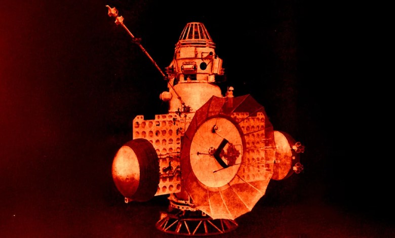 Object Spotted Near Earth May Be Ancient Spacecraft Object Spotted Near Earth May Be Ancient Spacecraft