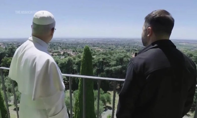 Pope Leo hosts Ukraine's Zelenskyy at summer residence in Castel Gandolfo Pope Leo hosts Ukraine's Zelenskyy at summer residence in Castel Gandolfo