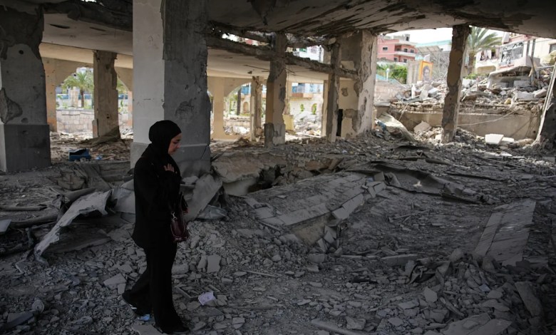 Iran fires on ships in Strait of Hormuz as Tehran imposes restrictions again Iran fires on ships in Strait of Hormuz as Tehran imposes restrictions again