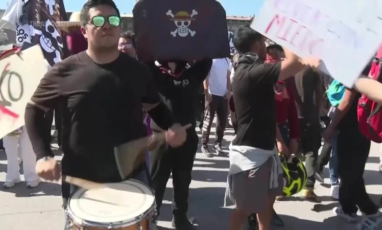 Clashes break out as thousands march against President Sheinbaum in Mexico City Clashes break out as thousands march against President Sheinbaum in Mexico City