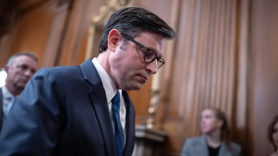 Spiraling effects of the shutdown leave lawmakers grasping for ways to end it Spiraling effects of the shutdown leave lawmakers grasping for ways to end it