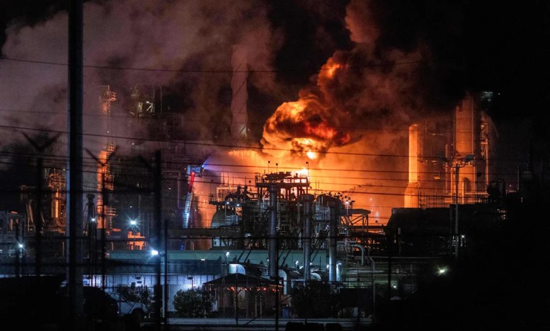 Massive fire erupts at Chevron refinery near Los Angeles Massive fire erupts at Chevron refinery near Los Angeles