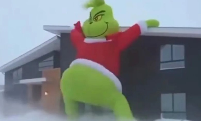 Everyone Needs A Laugh At The End Of The Year, So Here Are The Funniest December Tweets To Make You Giggle Everyone Needs A Laugh At The End Of The Year, So Here Are The Funniest December Tweets To Make You Giggle