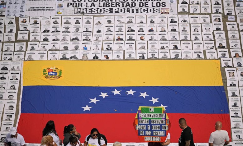 Venezuela’s top lawmaker says more than 400 prisoners have been released Venezuela’s top lawmaker says more than 400 prisoners have been released