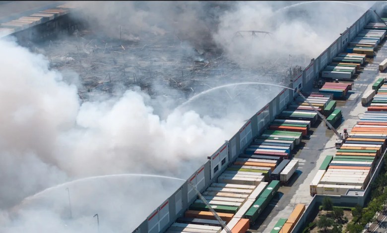 Man Lights 1.2 Million Square Foot Warehouse on Fire for Not Paying Him Enough Man Lights 1.2 Million Square Foot Warehouse on Fire for Not Paying Him Enough