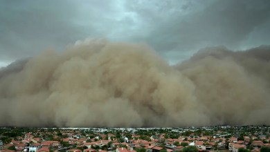 Towering wall of dust rolls through metro Phoenix, leaving tens of thousands without power Towering wall of dust rolls through metro Phoenix, leaving tens of thousands without power