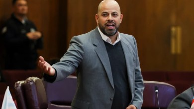 Should retired police be able to sell marijuana? Alderman says no, blocks dispensary Should retired police be able to sell marijuana? Alderman says no, blocks dispensary