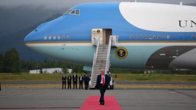 Trump, 79, Veers From Left to Right in Walk Across Red Carpet Trump, 79, Veers From Left to Right in Walk Across Red Carpet