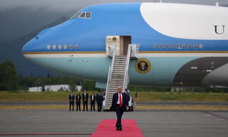 Trump, 79, Veers From Left to Right in Walk Across Red Carpet Trump, 79, Veers From Left to Right in Walk Across Red Carpet