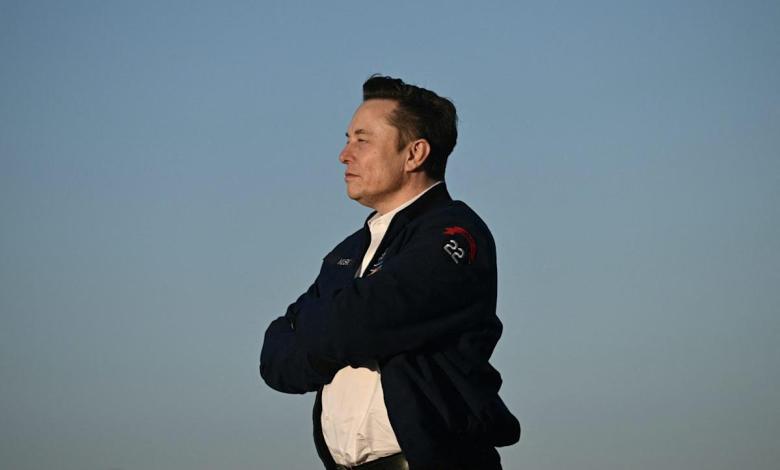 Elon Musk’s early birthday present to himself—the first Tesla just drove itself from its factory straight to the customer Elon Musk’s early birthday present to himself—the first Tesla just drove itself from its factory straight to the customer