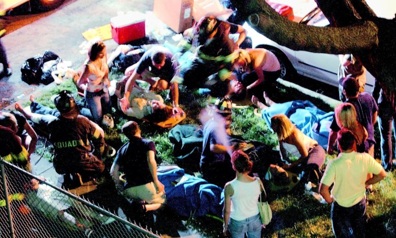 Porch collapse in Lincoln Park kills 13, injures more than 50 young people Porch collapse in Lincoln Park kills 13, injures more than 50 young people