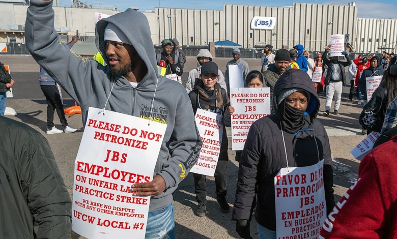 Workers plan to halt strike at major US meatpacking plant and resume negotiations Workers plan to halt strike at major US meatpacking plant and resume negotiations
