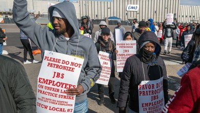 Workers plan to halt strike at major US meatpacking plant and resume negotiations Workers plan to halt strike at major US meatpacking plant and resume negotiations